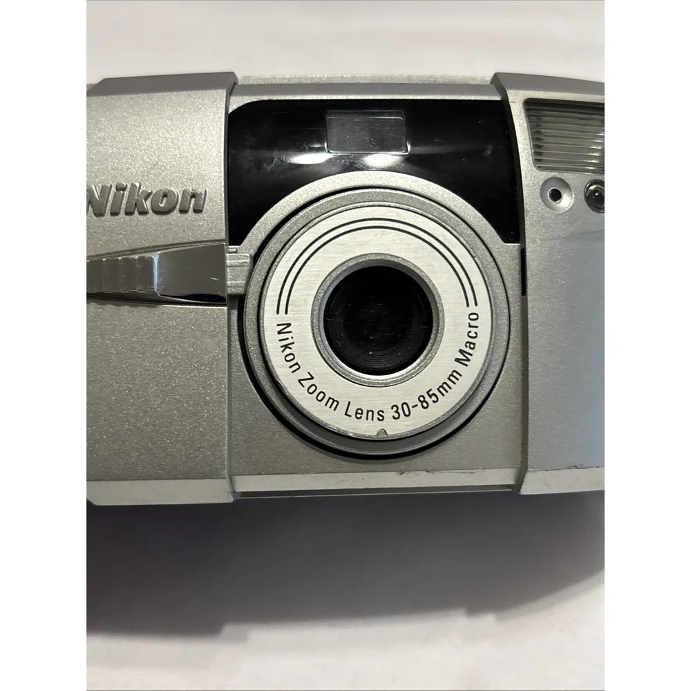 Nikon Nuvis 110i APS Film Camera 30-85mm Zoom Lens Point & Shoot